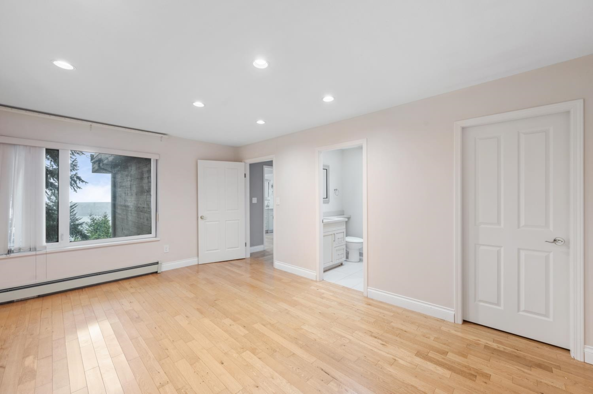 Laundry Room Photo of 1151 Millstream Road, West Vancouver, BC