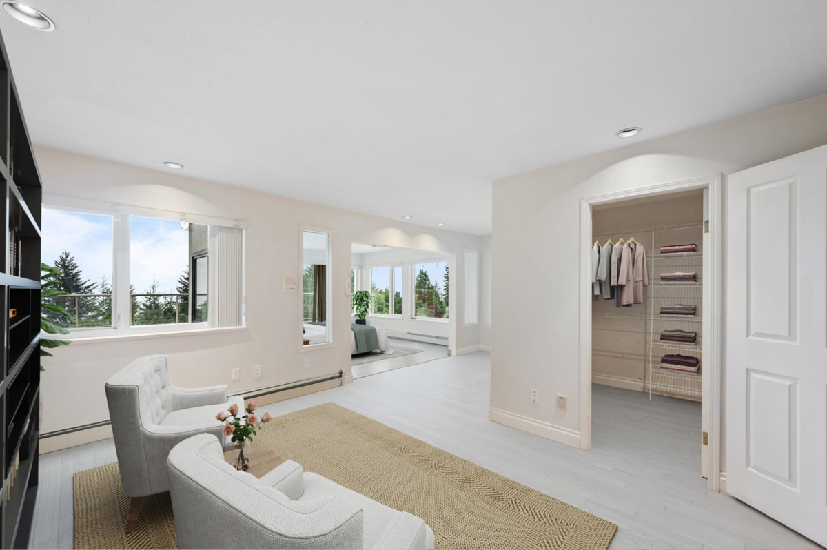 Powder Room Photo of 1151 Millstream Road, West Vancouver, BC