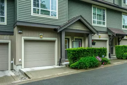 44 4967 220 Street, Langley, BC, Langley — Townhouse for sale