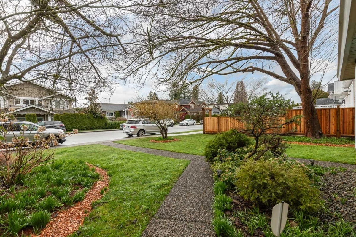 Living Room Photo of 348 E 17 Street, North Vancouver, BC