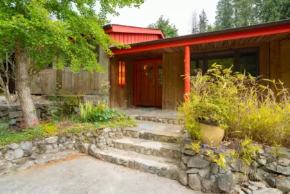 1170 Flume Road, Roberts Creek, BC, Roberts Creek — Single Family Residence for sale
