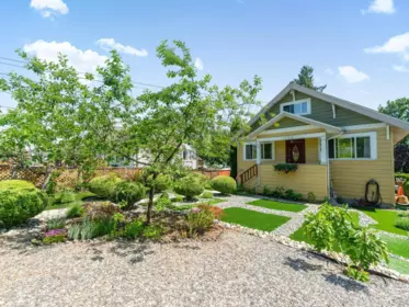 1504 Eighth Avenue, New Westminster, BC, New Westminster — Single Family Residence for sale