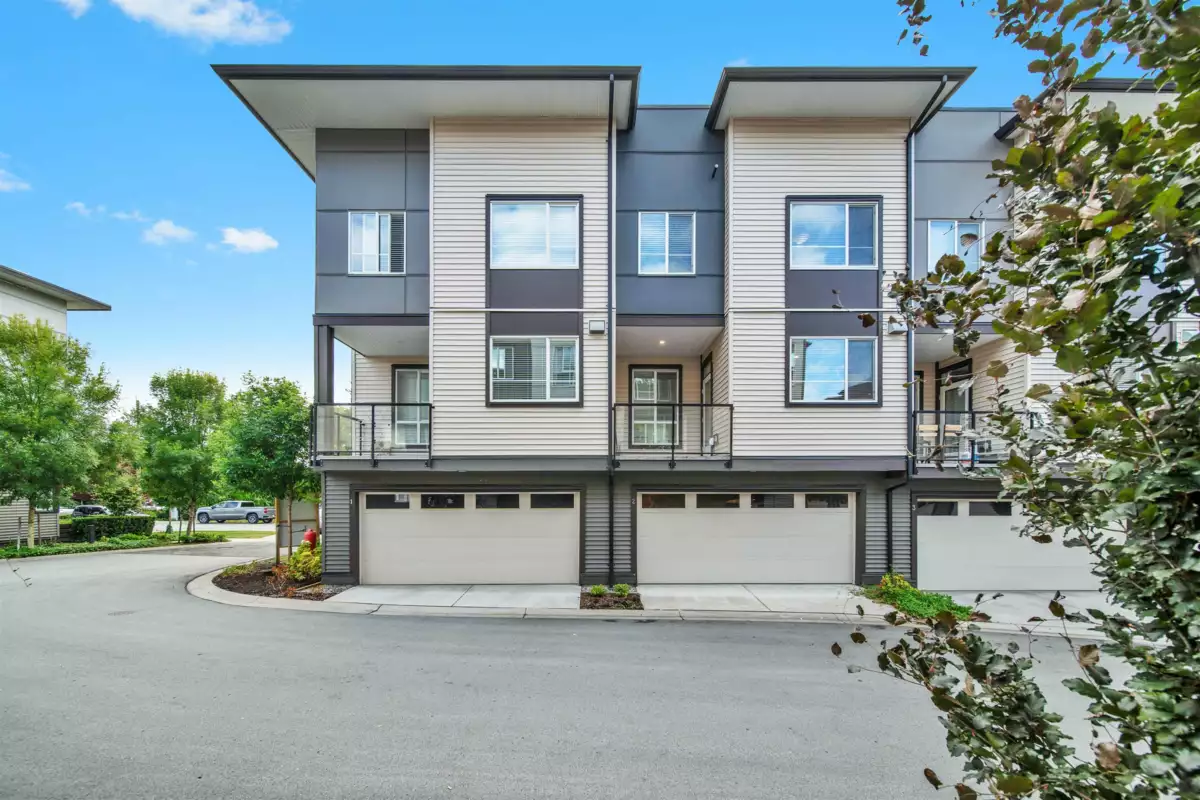 Front Yard Photo of 2 7288 188 Street, Surrey, BC