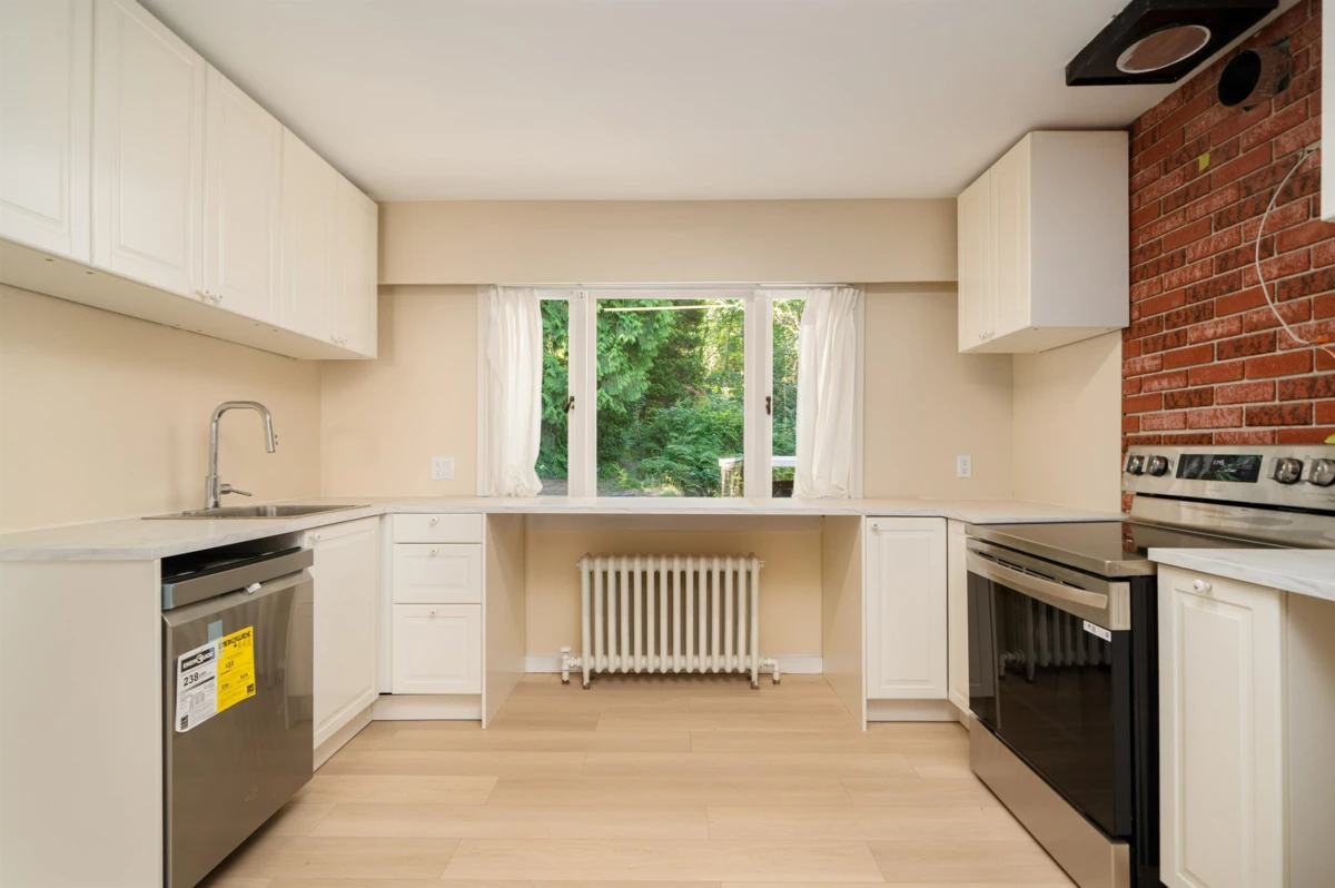 Bedroom 2 Photo of 1371 Mathers Avenue, West Vancouver, BC