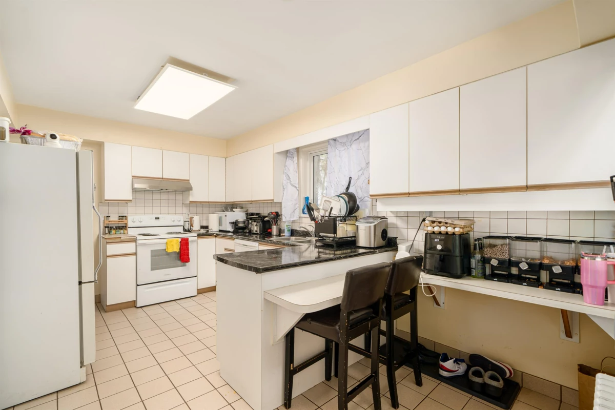 Bedroom 4 Photo of 1371 Mathers Avenue, West Vancouver, BC