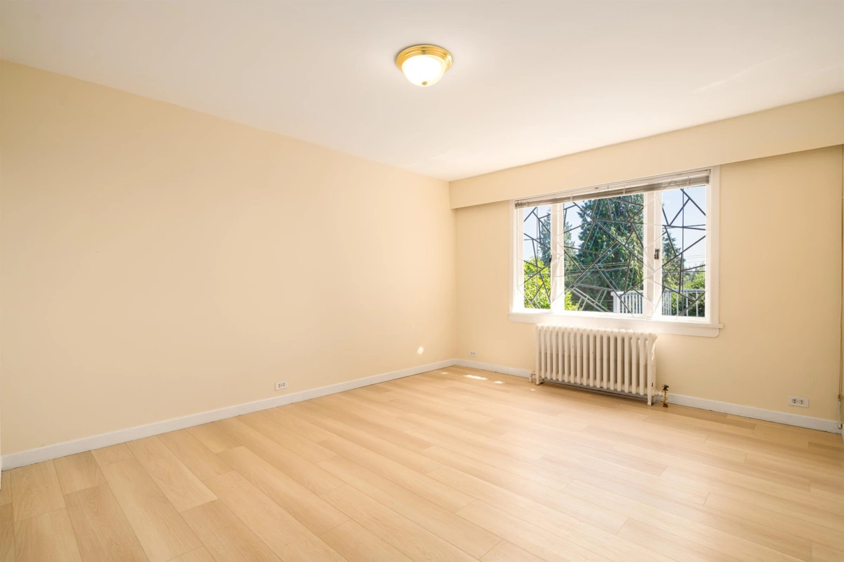 Dining Area Photo of 1371 Mathers Avenue, West Vancouver, BC