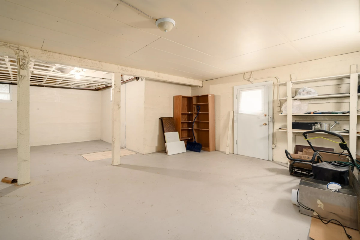 Hot Tub / Spa Photo of 1371 Mathers Avenue, West Vancouver, BC