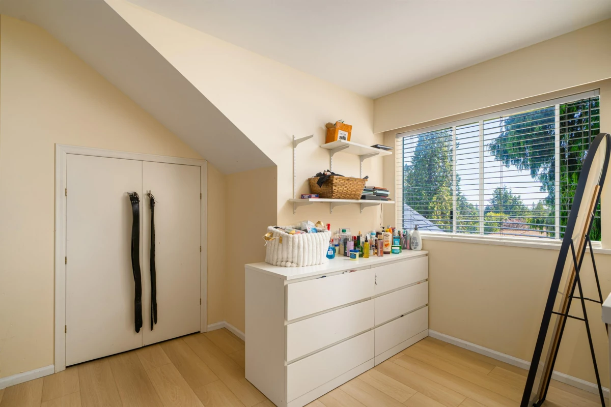Mudroom Photo of 1371 Mathers Avenue, West Vancouver, BC