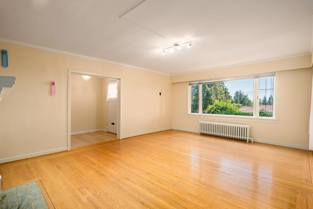 Primary Bedroom Photo of 1371 Mathers Avenue, West Vancouver, BC