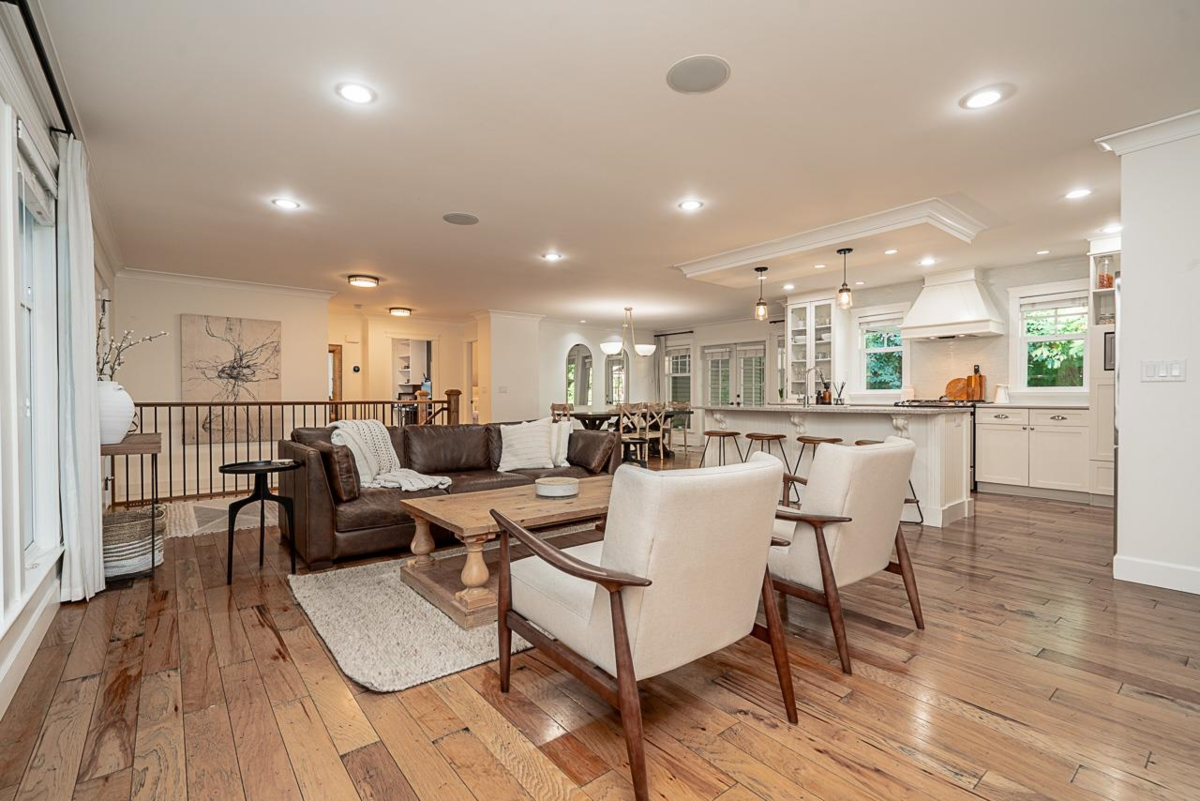 Kitchen Island Photo of 2942 Palm Crescent, Abbotsford, BC