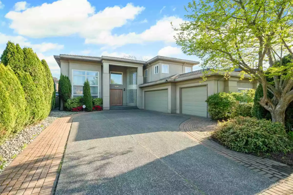 Living Room Photo of 4620 Granville Avenue, Richmond, BC