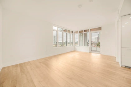 404 10428 Whalley Boulevard, Surrey, BC, Surrey — Apartment/Condo for sale