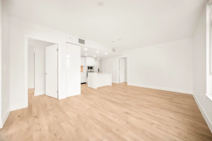 404 10428 Whalley Boulevard, Surrey, BC, Surrey — Apartment/Condo for sale