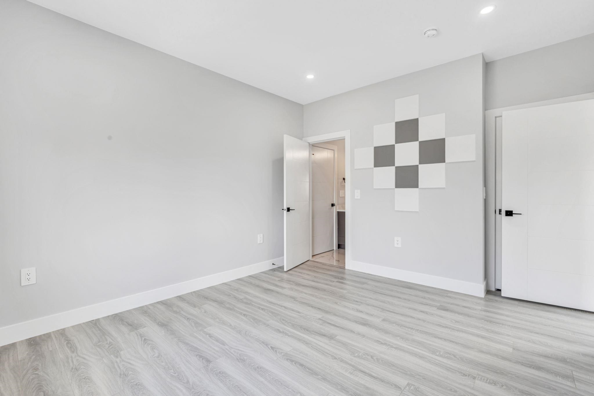 Entry Foyer Photo of 5950 168th Street, Surrey, BC