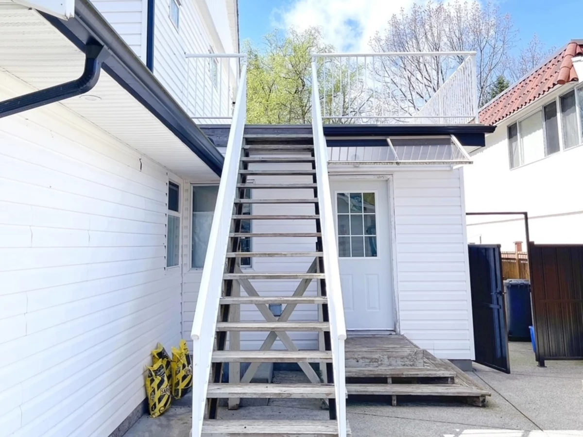 Entry Foyer Photo of 677 Gatensbury Street, Coquitlam, BC