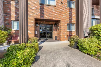 206 32910 Amicus Place, Abbotsford, BC, Abbotsford — Apartment/Condo for sale