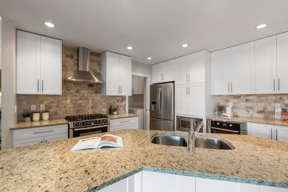 Breakfast Nook Photo of 309 16433 64 Avenue, Surrey, BC