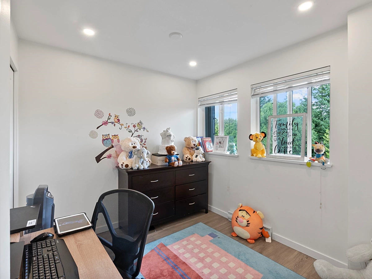 Walk-In Closet Photo of 14 18701 66 Avenue, Surrey, BC