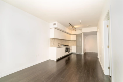 801 2085 Skyline Court, Burnaby, BC, Burnaby — Apartment/Condo for sale