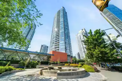 2705 1408 Strathmore Mews, Vancouver, BC, Vancouver — Apartment/Condo for sale