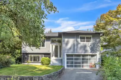 1176 W 23rd Street, North Vancouver, BC, North Vancouver — Single Family Residence for sale