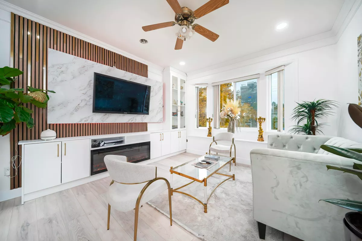 Exterior Front Photo of 5174 Aberdeen Street, Vancouver, BC