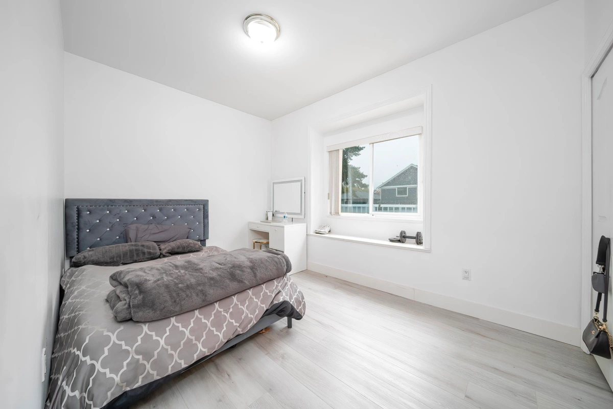 Hallway Photo of 5174 Aberdeen Street, Vancouver, BC