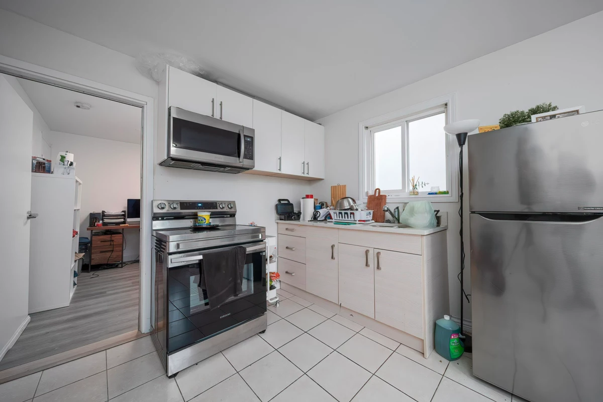 Hot Tub / Spa Photo of 5174 Aberdeen Street, Vancouver, BC