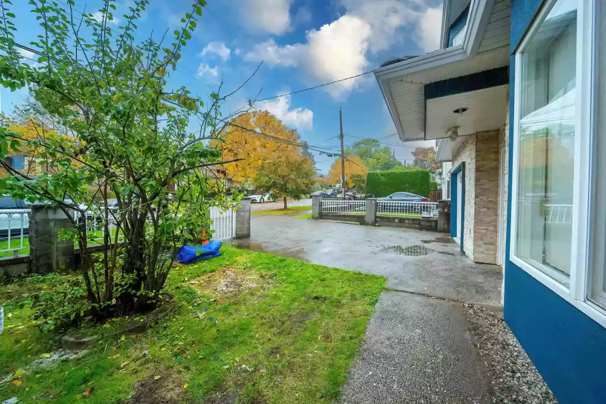 Kitchen Photo of 5174 Aberdeen Street, Vancouver, BC