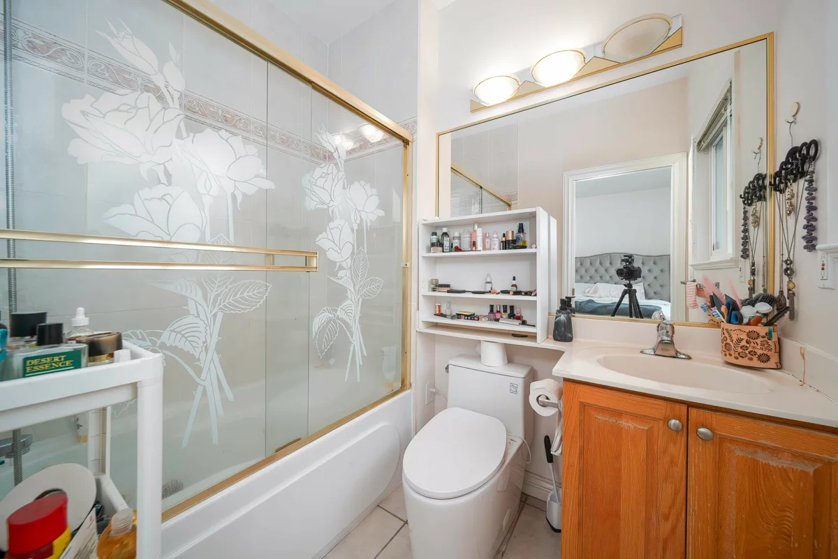 Mudroom Photo of 5174 Aberdeen Street, Vancouver, BC