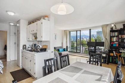 Kitchen Island Photo of 1204 1330 Harwood Street, Vancouver, BC