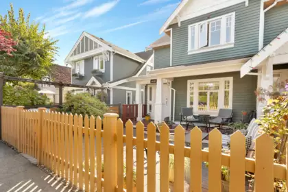 1630 E 11th Avenue, Vancouver, BC, Vancouver — Half Duplex for sale