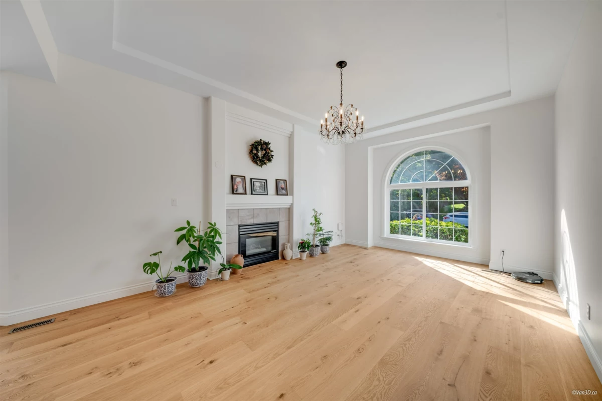 Dining Area Photo of 9926 180a Street, Surrey, BC