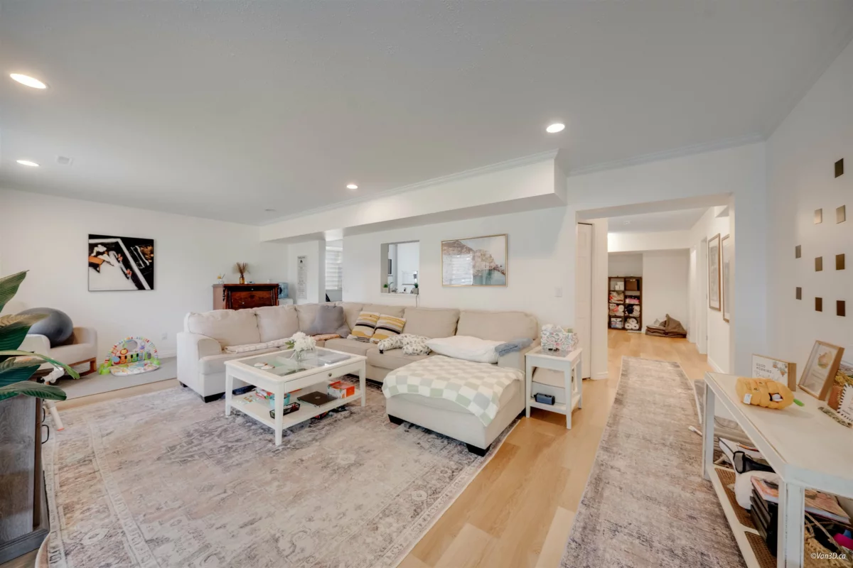 Front Yard Photo of 9926 180a Street, Surrey, BC