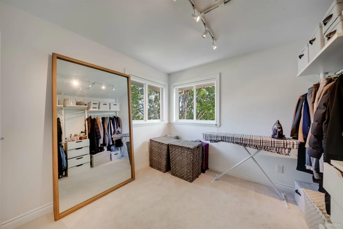 Hallway Photo of 9926 180a Street, Surrey, BC