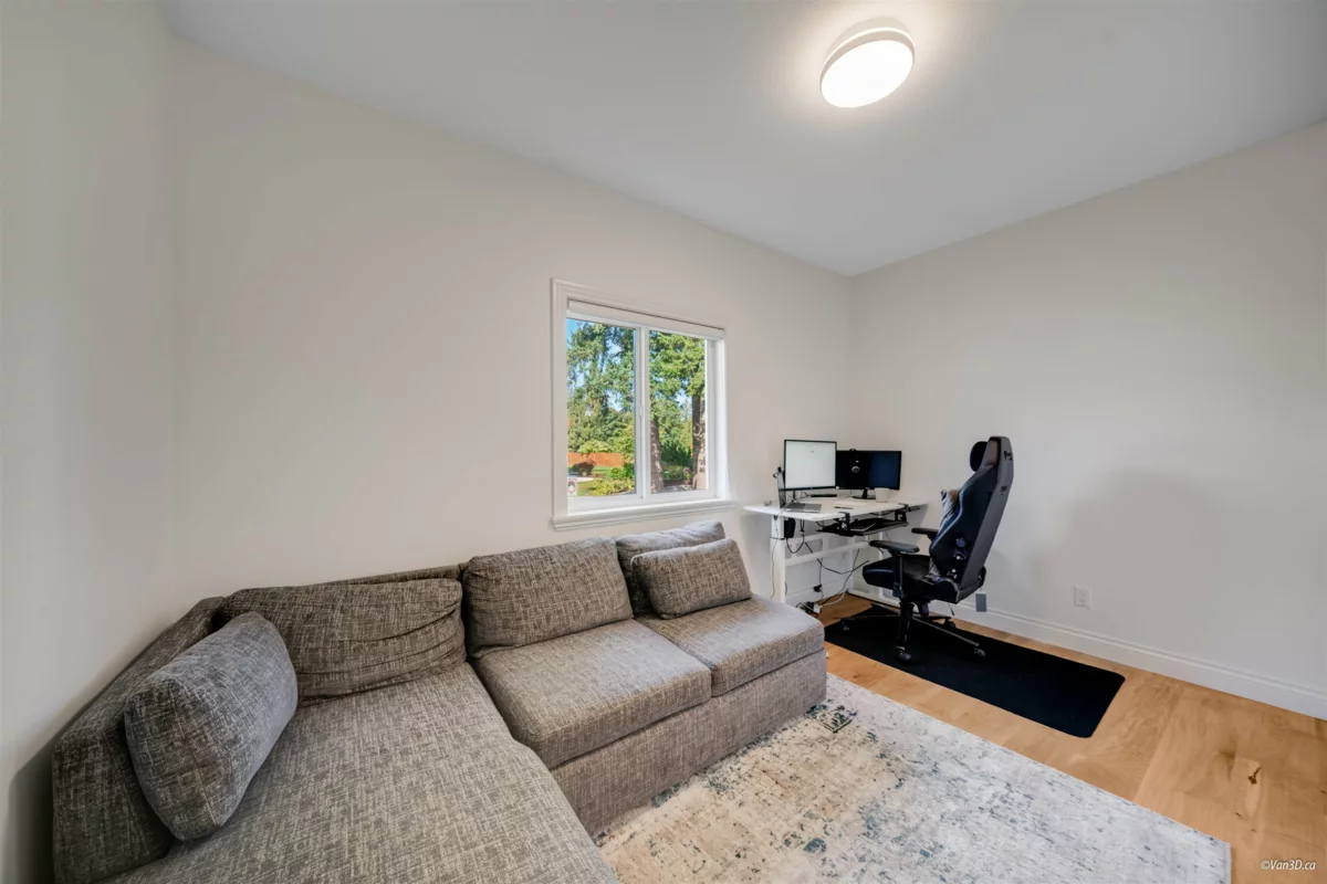 Powder Room Photo of 9926 180a Street, Surrey, BC