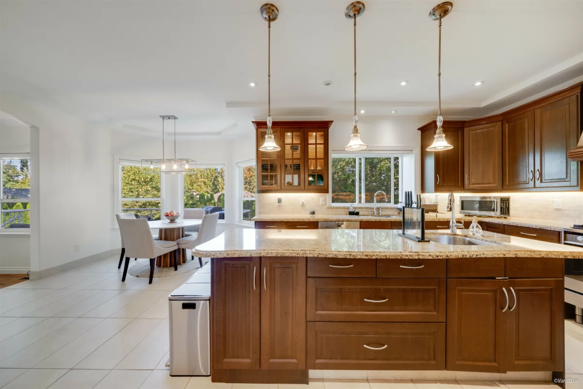 Primary Bathroom Photo of 9926 180a Street, Surrey, BC