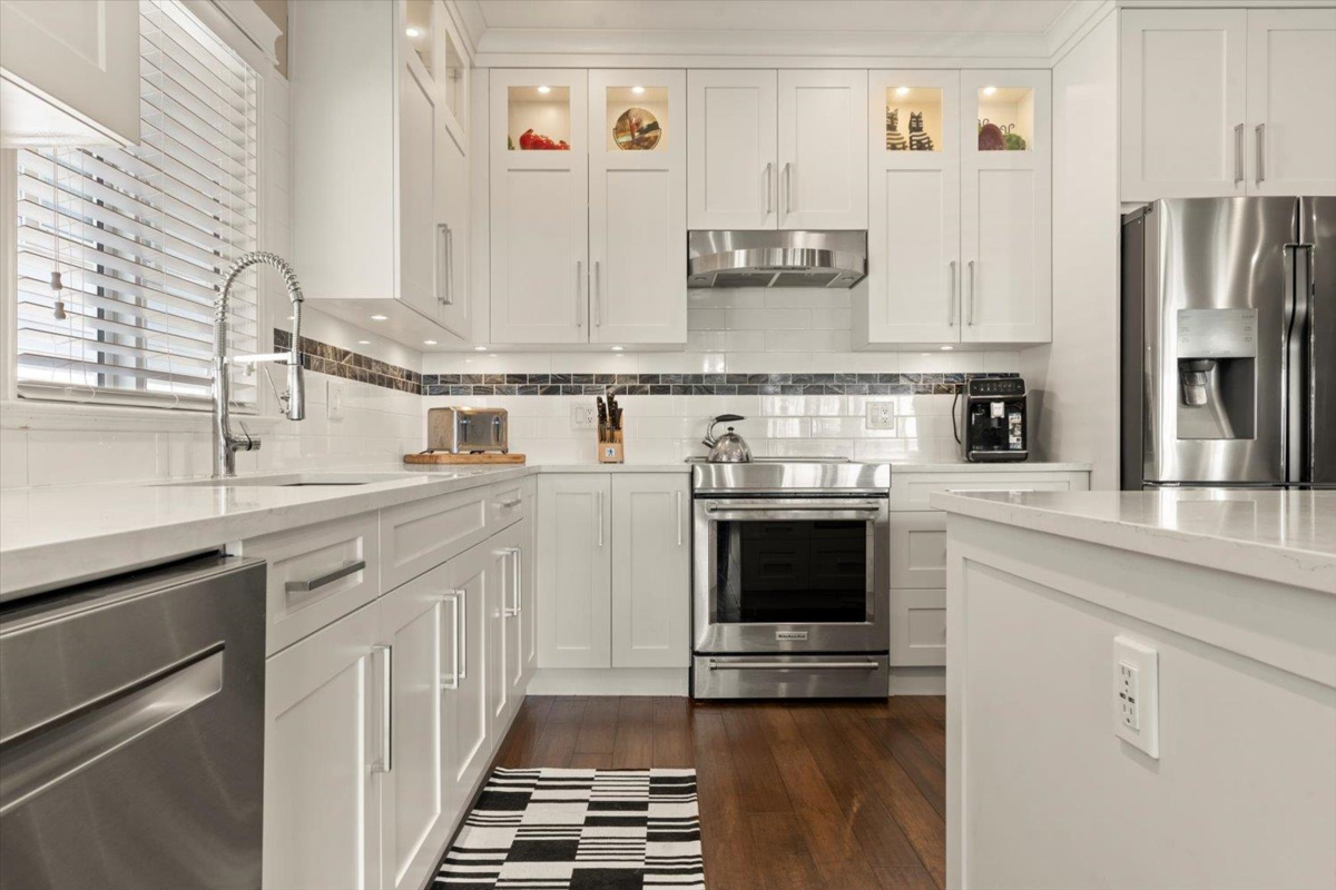 Breakfast Nook Photo of 3552 Bassano Terrace, Abbotsford, BC