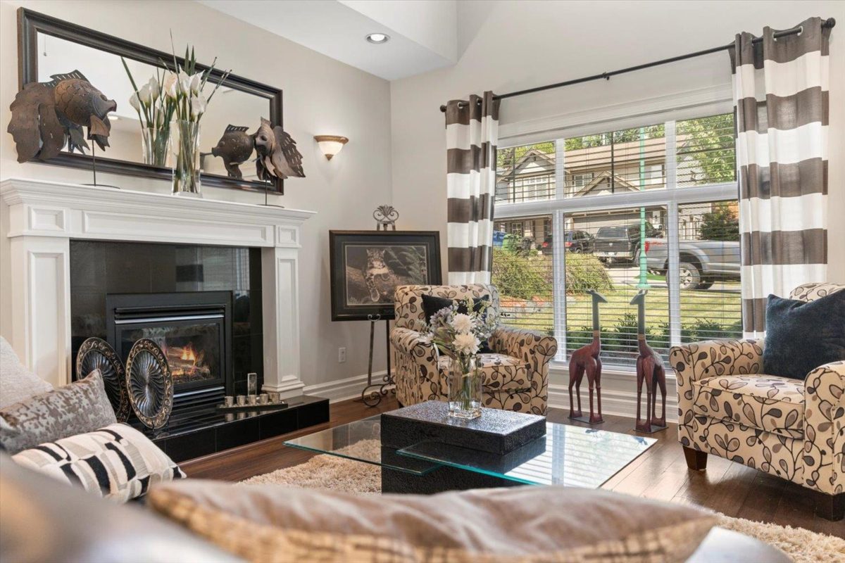 Family Room Photo of 3552 Bassano Terrace, Abbotsford, BC