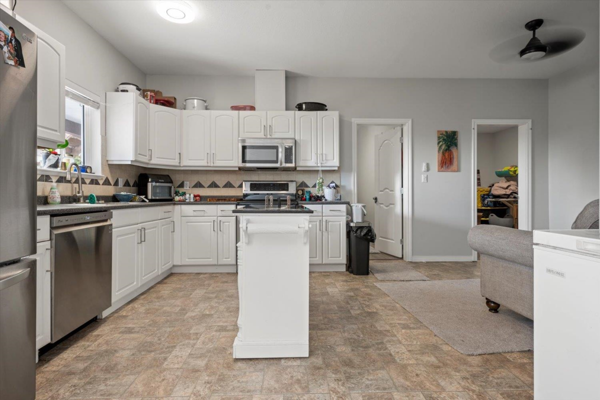 Front Yard Photo of 3552 Bassano Terrace, Abbotsford, BC