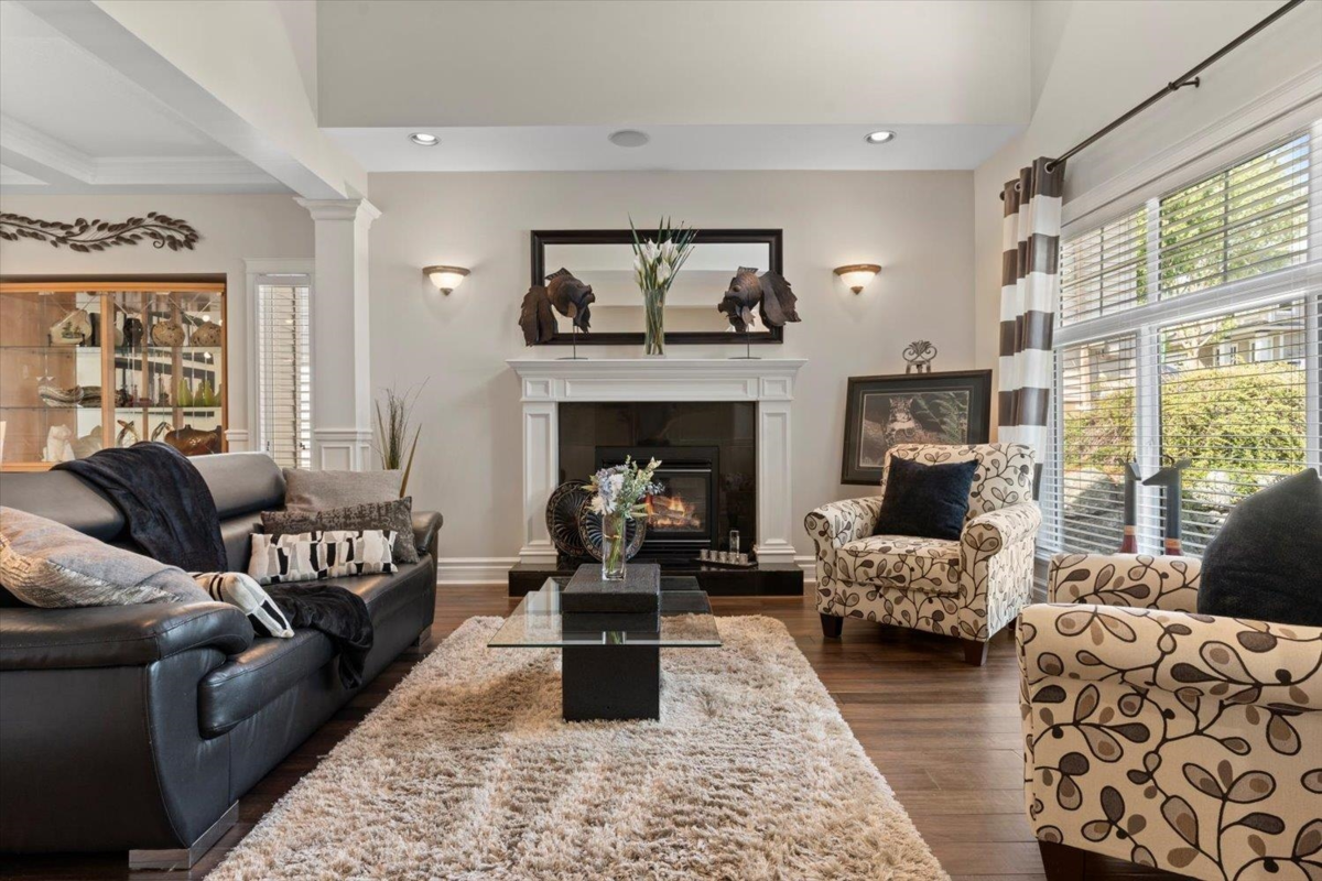 Living Room Photo of 3552 Bassano Terrace, Abbotsford, BC