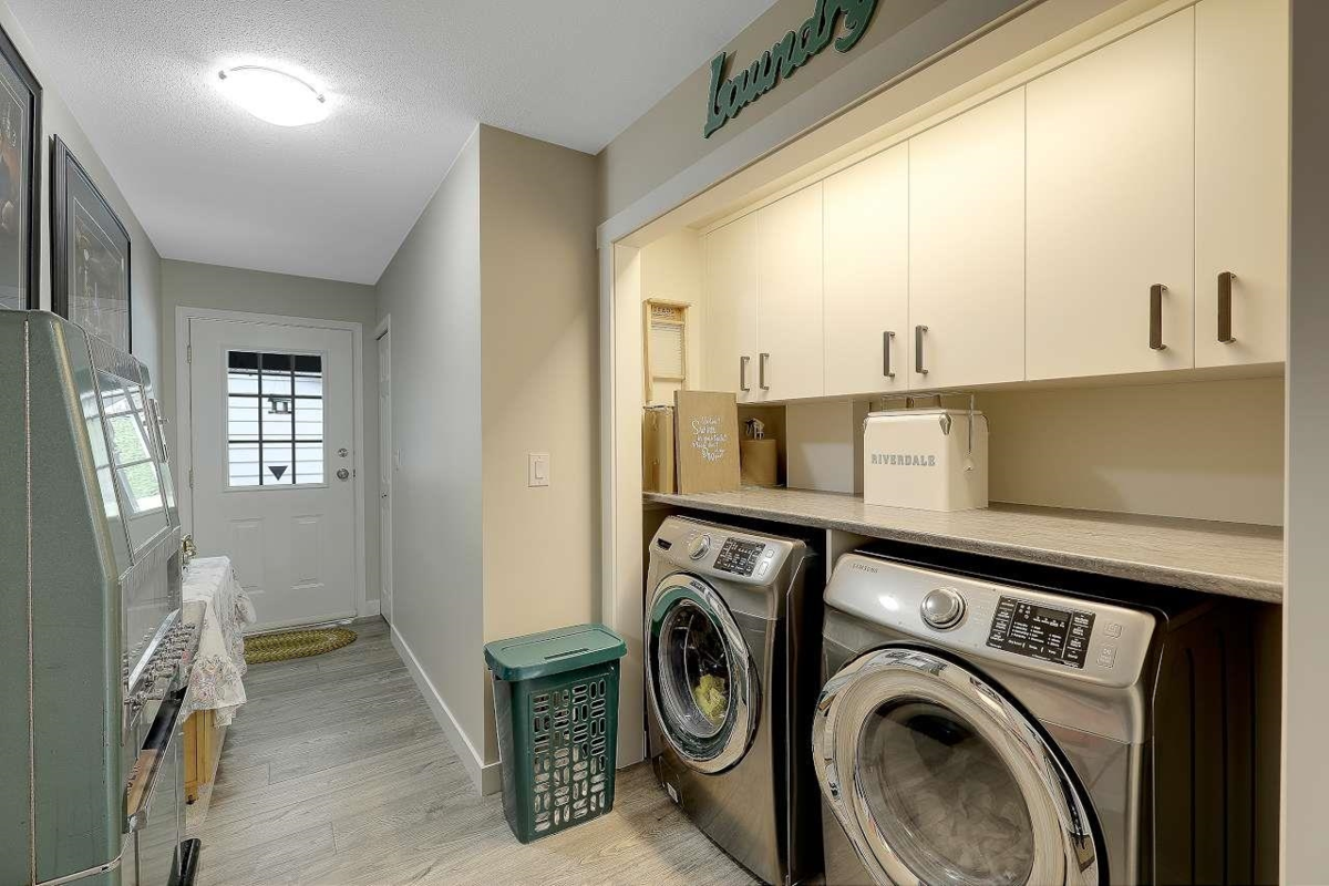 Entry Foyer Photo of 20214 Patterson Avenue, Maple Ridge, BC