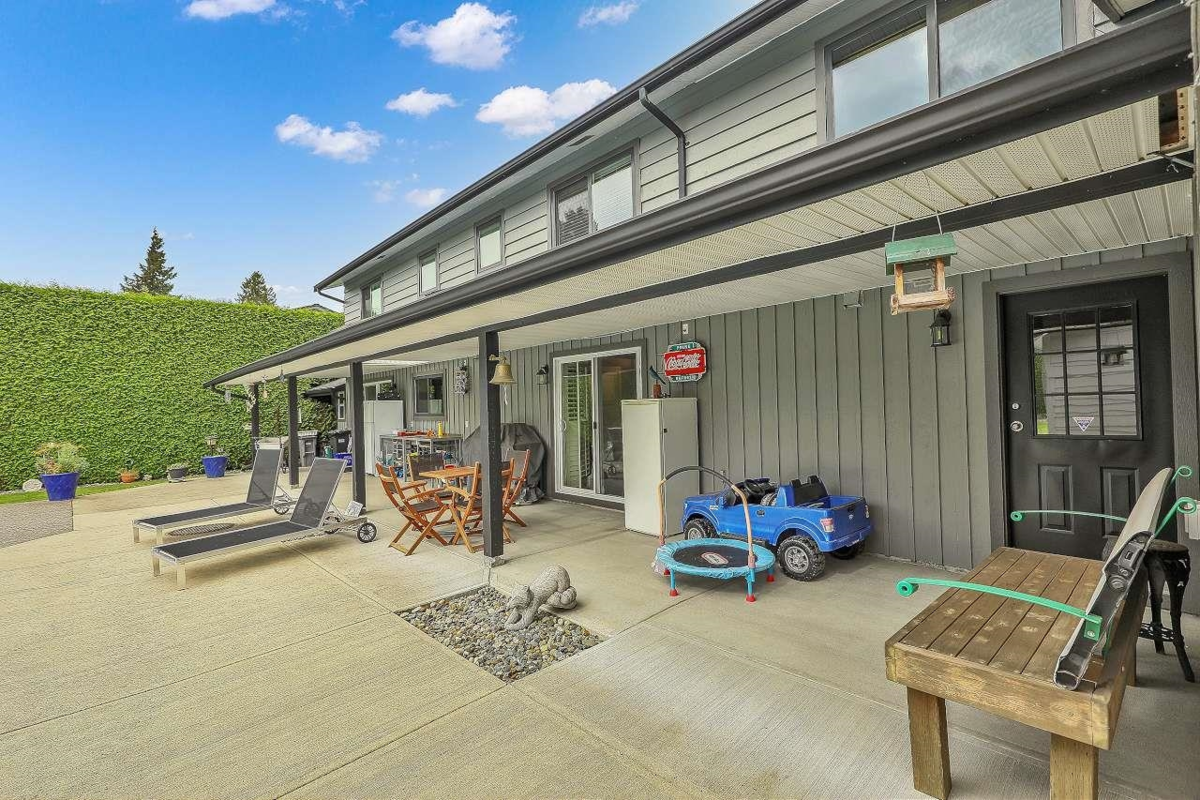 Front Yard Photo of 20214 Patterson Avenue, Maple Ridge, BC