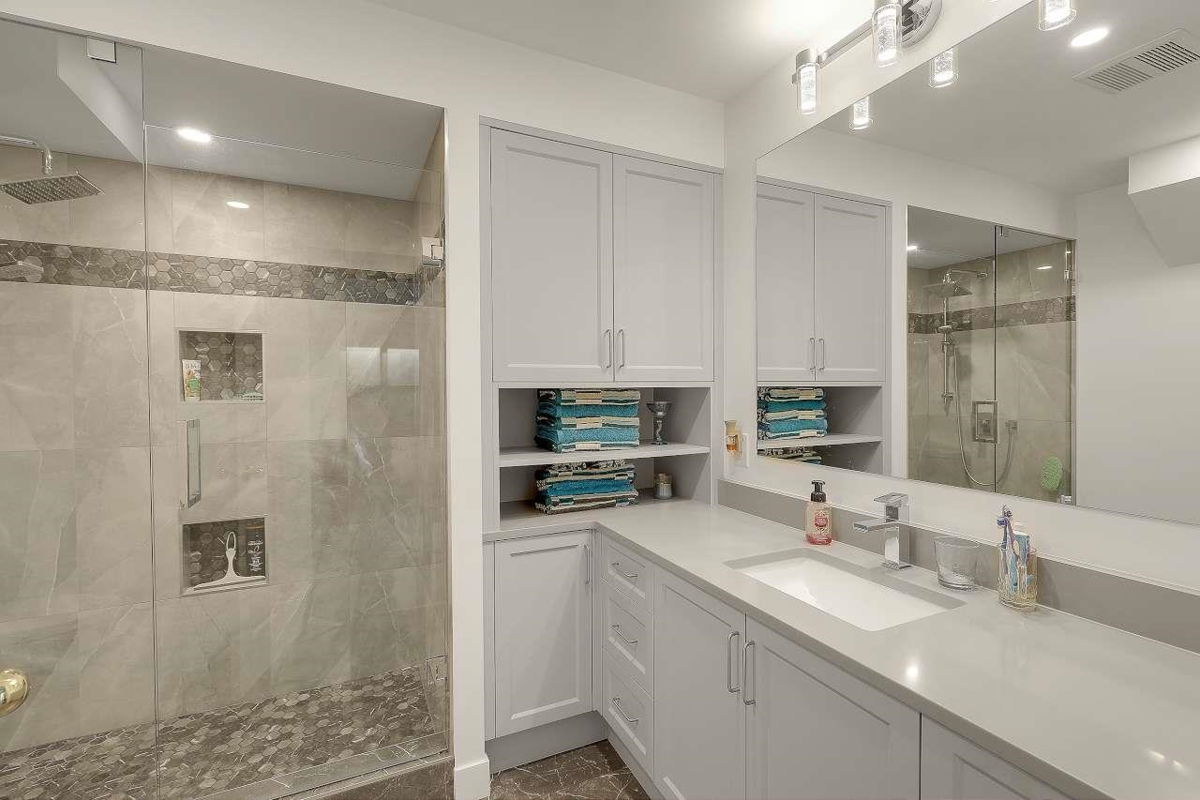 Guest Bathroom Photo of 20214 Patterson Avenue, Maple Ridge, BC