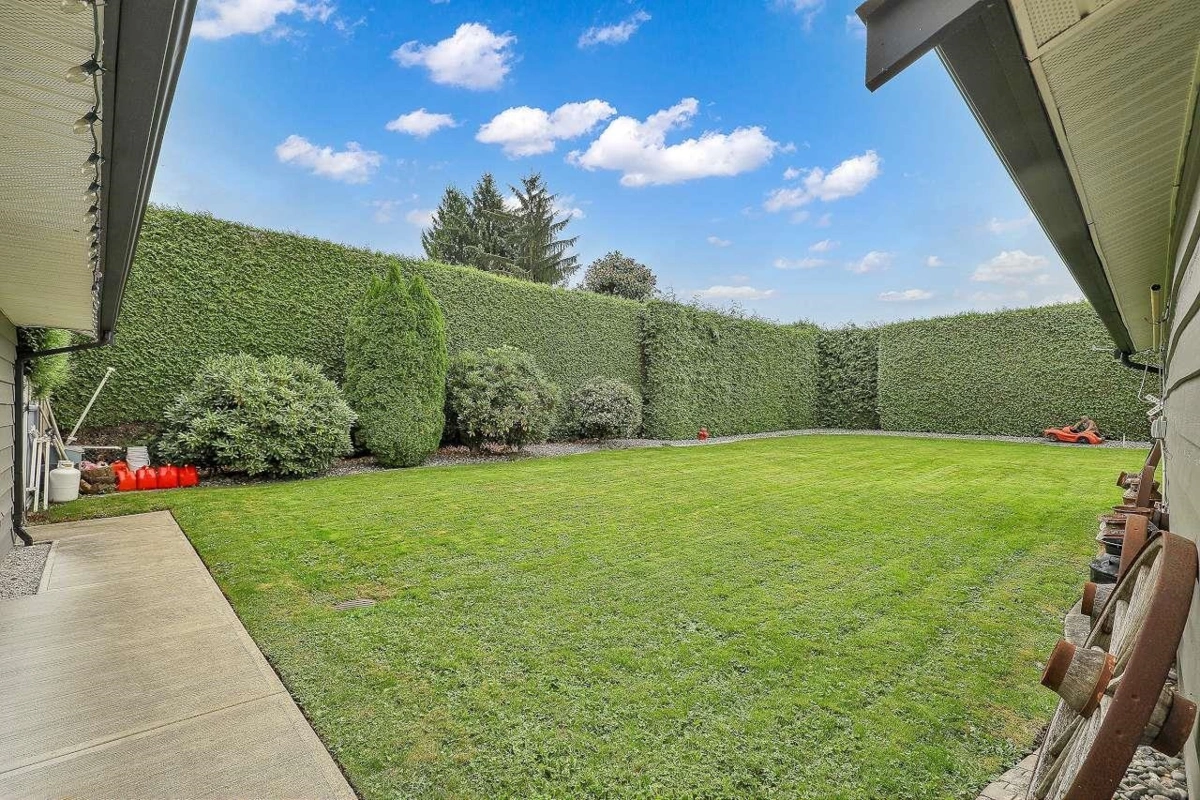 Hot Tub / Spa Photo of 20214 Patterson Avenue, Maple Ridge, BC