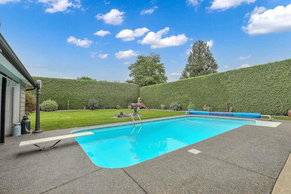 Staircase Photo of 20214 Patterson Avenue, Maple Ridge, BC