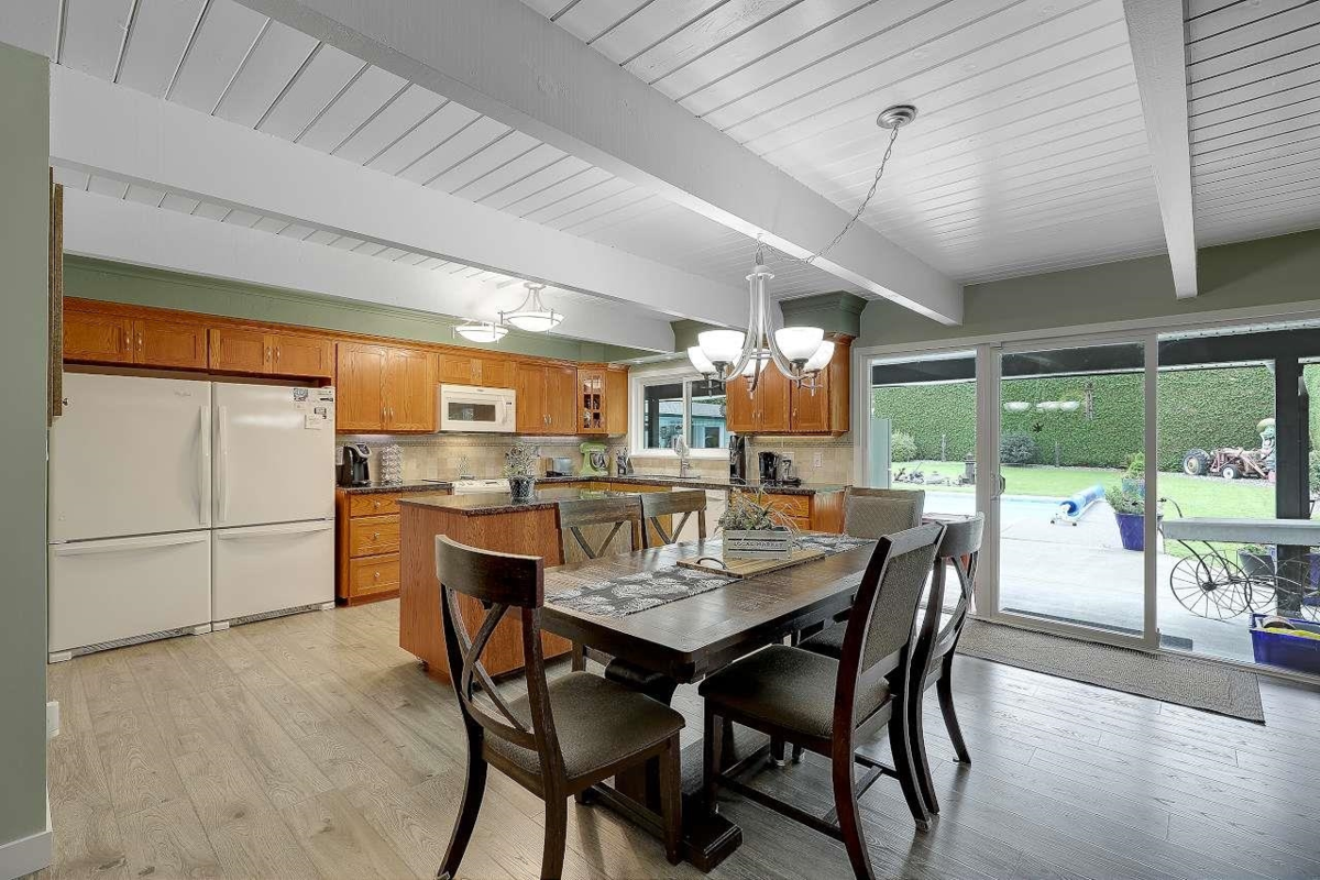 Walk-In Closet Photo of 20214 Patterson Avenue, Maple Ridge, BC