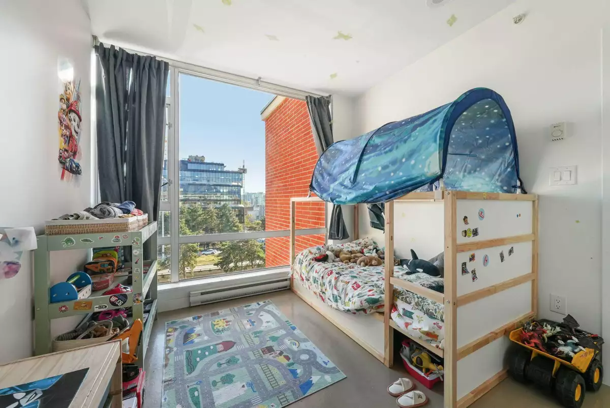 Breakfast Nook Photo of 715 221 Union Street, Vancouver, BC