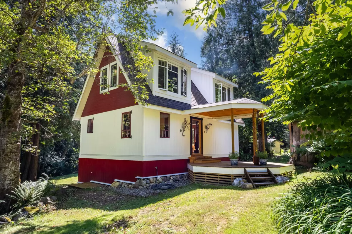 Exterior Front Photo of 6121 Golf Course Road, Sechelt, BC