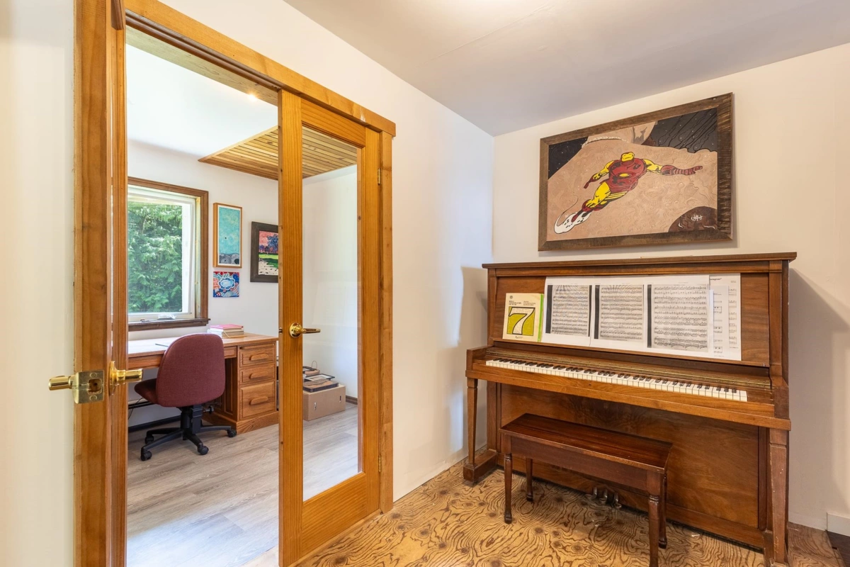 Front Yard Photo of 6121 Golf Course Road, Sechelt, BC